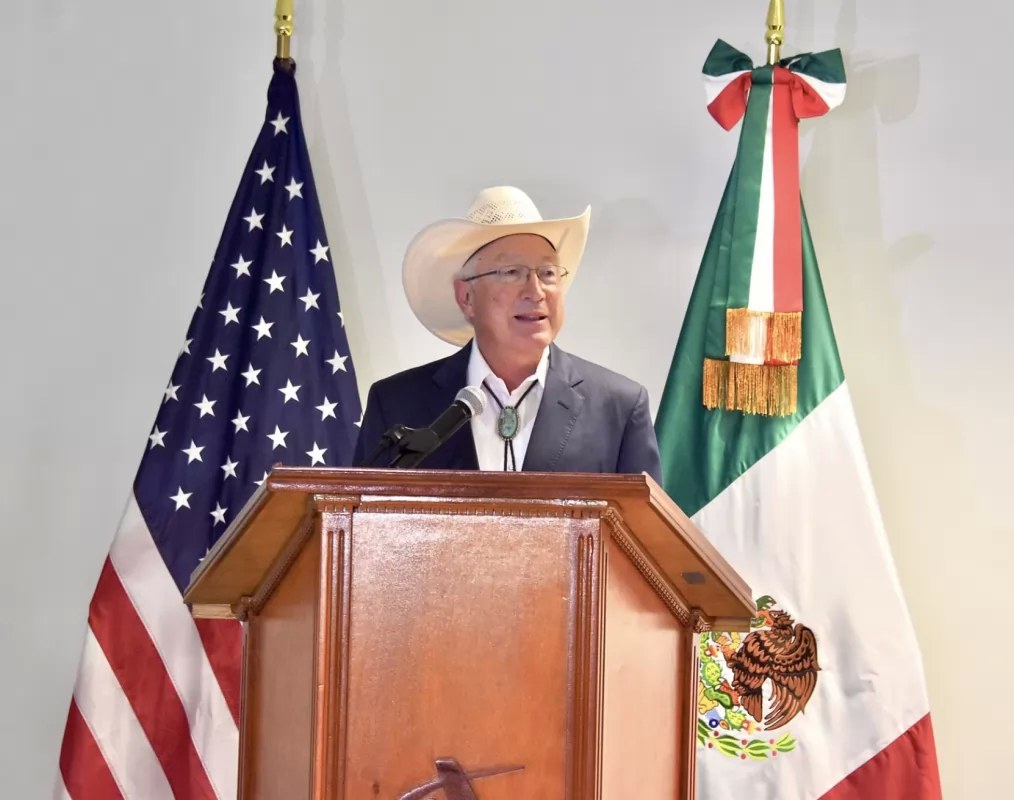 Seguiremos luchando por la democracia en Cuba: Embajador de EEUU