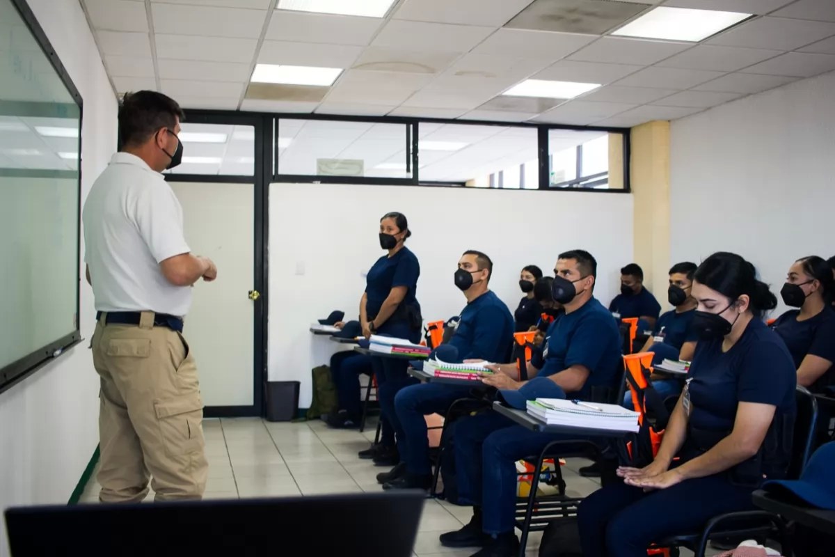 Capacitación a la tercera generación de cadetes de la policía estatal