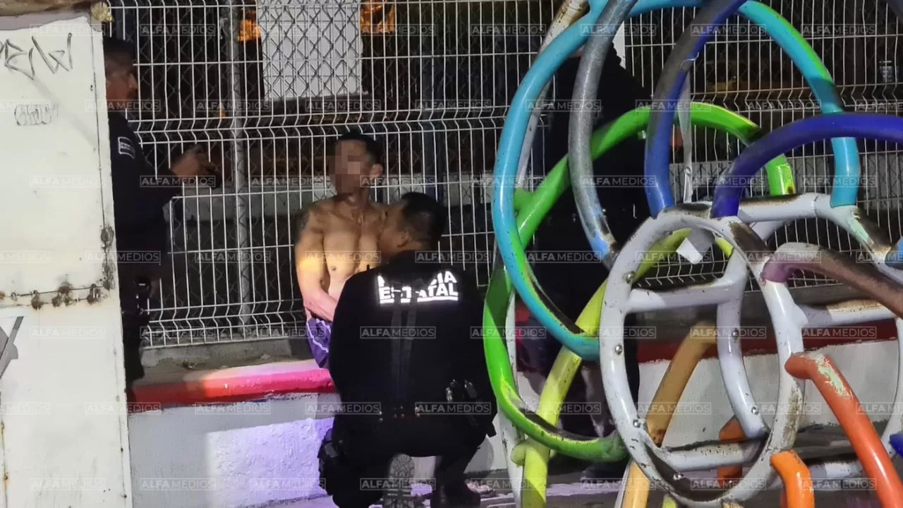 Lo dejan atado y golpeado por raya en la plaza de la 2 de agosto