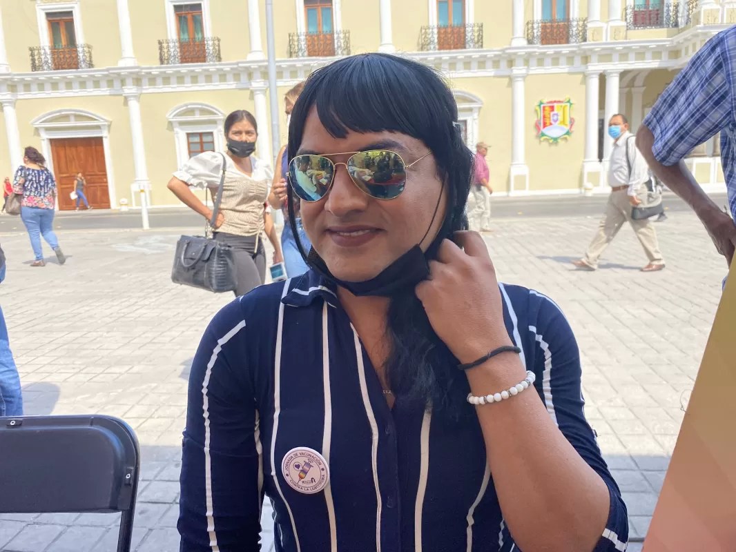 Denuncia maestra transfobia en escuela de Aticama