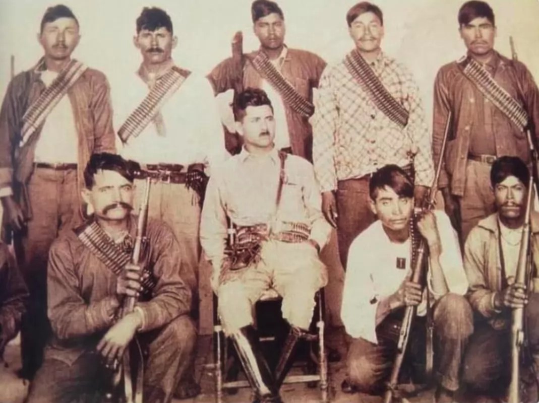 PORFIRIO MAYORQUÍN, EL PILLACO: Una crónica de microhistoria regional