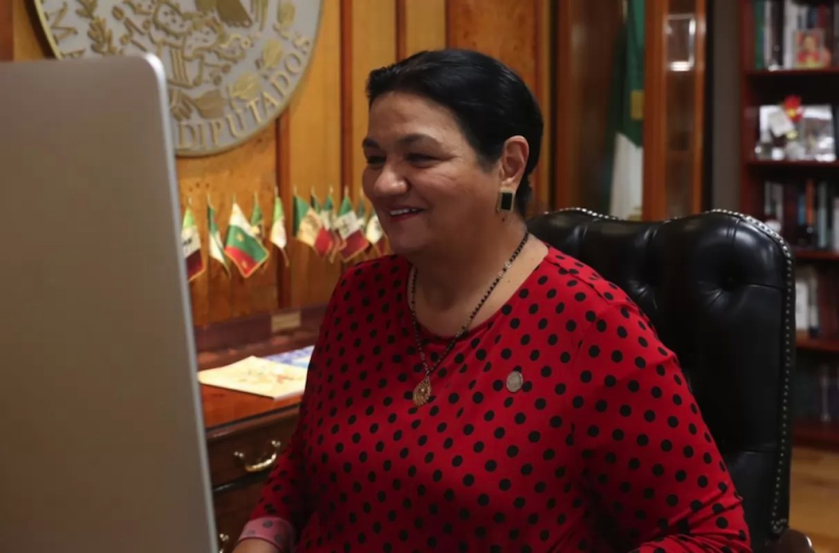 Debe una mujer presidir el Banco de México: Dulce Sauri