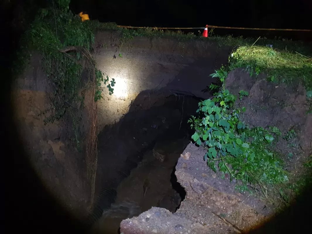 ¡permanecerá cerrada la carretera 544!