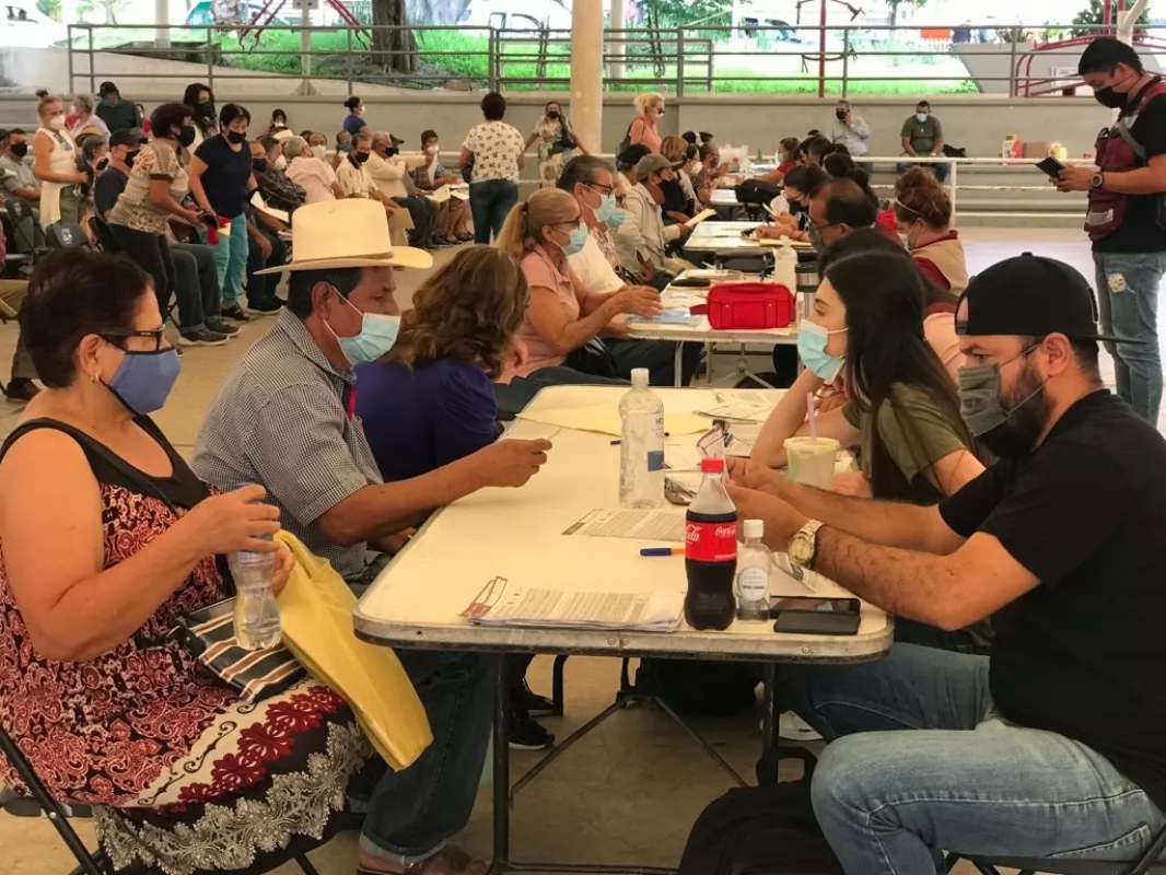 Registran a adultos mayores para recibir pensión en Tepic