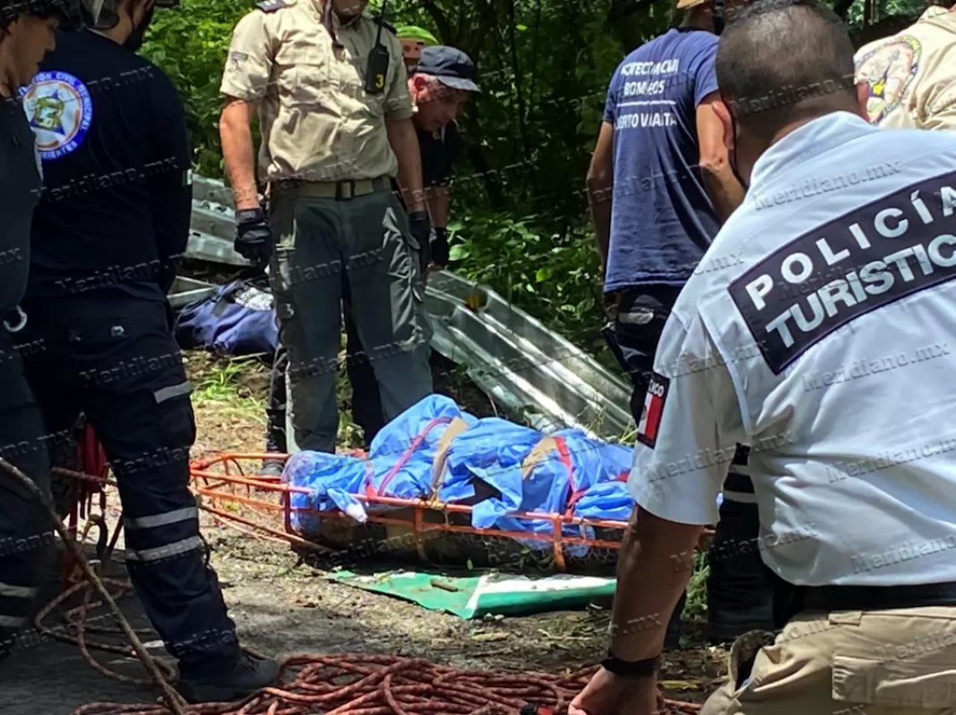 ¡dos muertos en fatal volcadura!