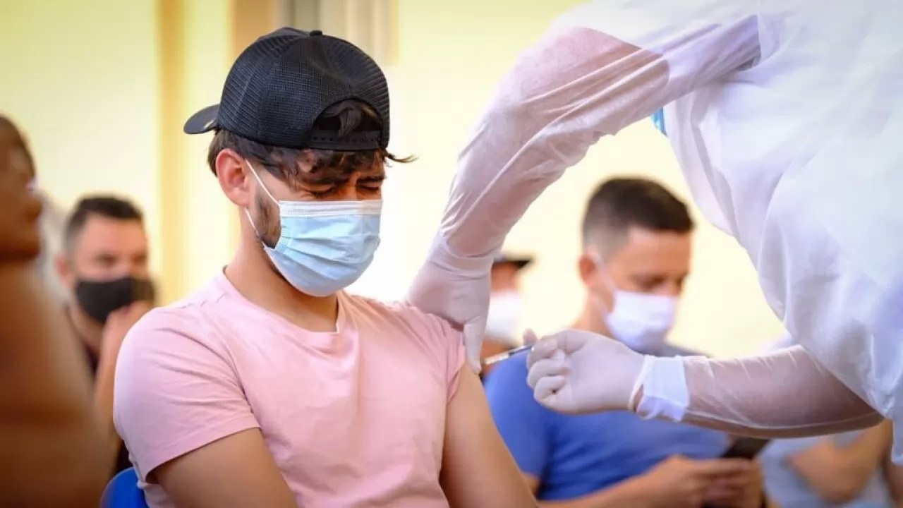 Lamenta epidemiólogo inconsciencia de los jóvenes ante el COVID