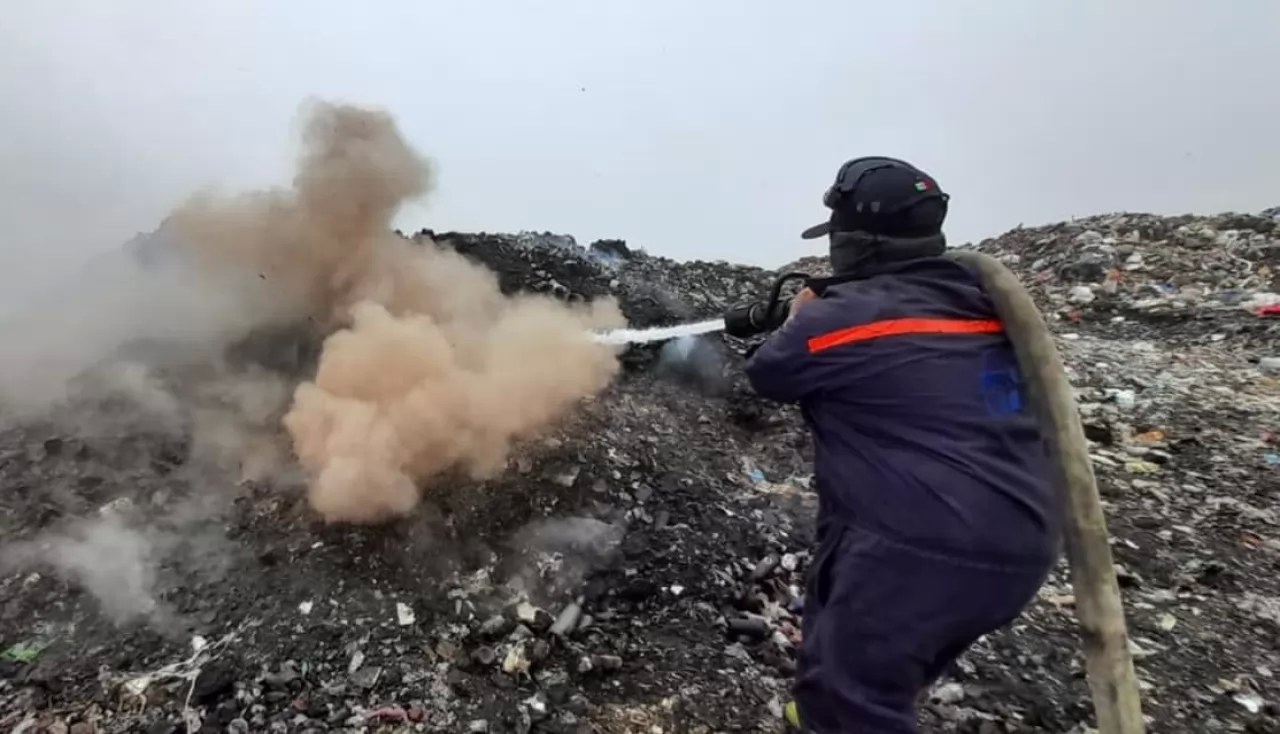 Prevén sofocar incendio en basurero de Guayabitos esta semana
