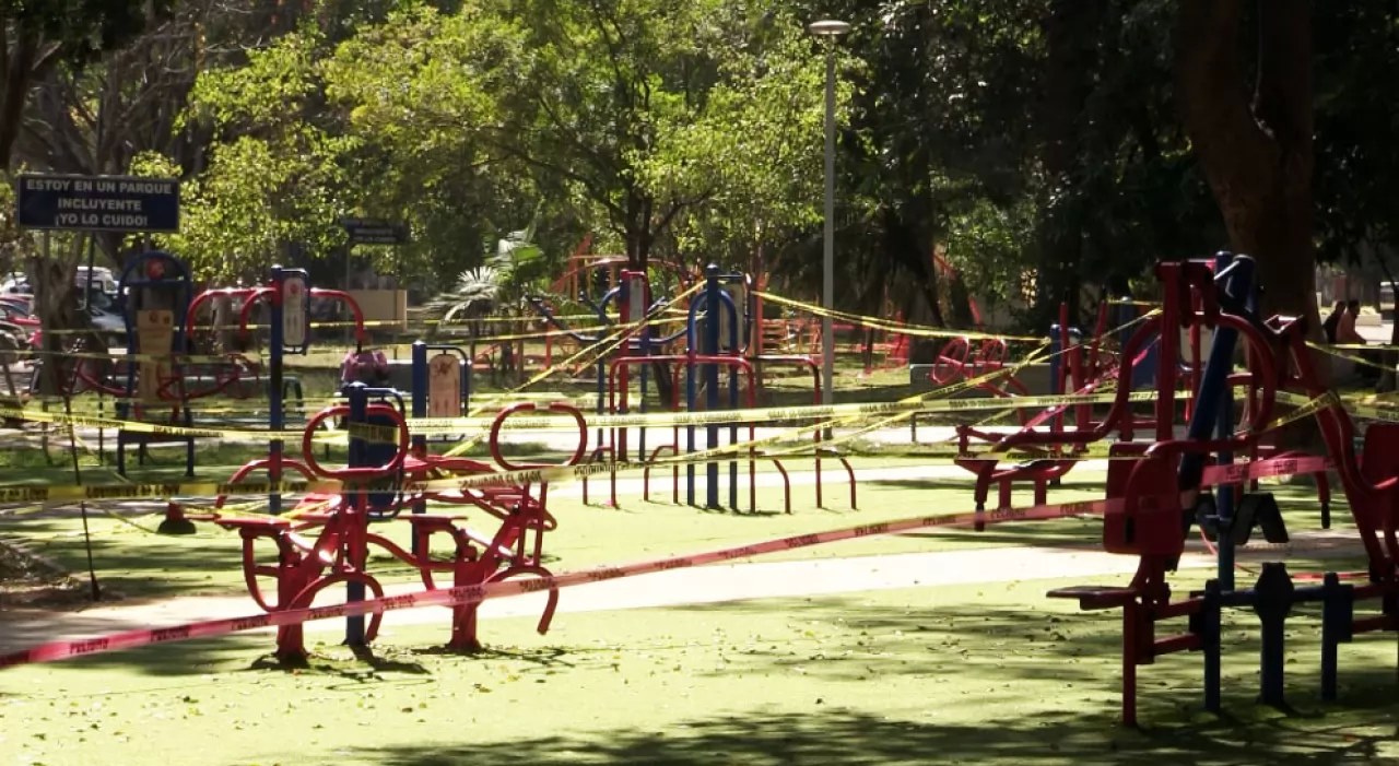 Cierra Tepic plazas y parques; Cancelan recorridos del turibus