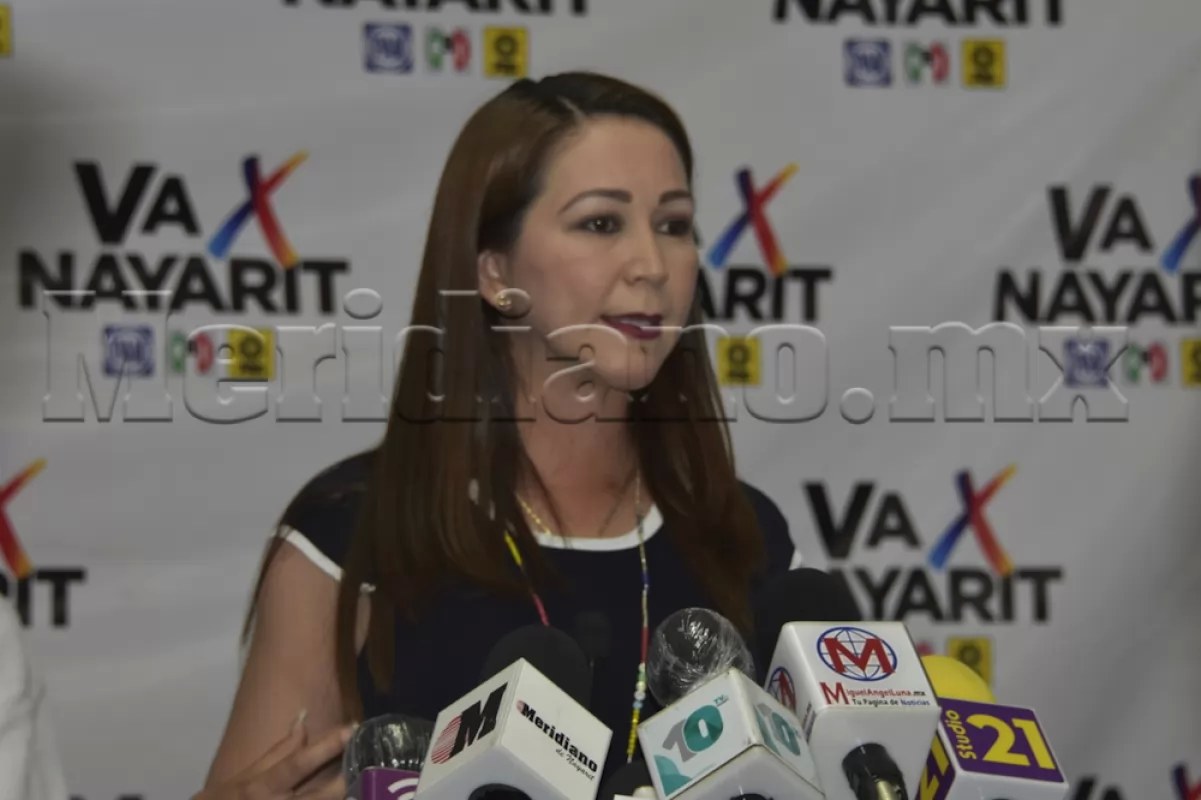 Gloria Núñez acepta derrota y reconoce triunfo de Navarro