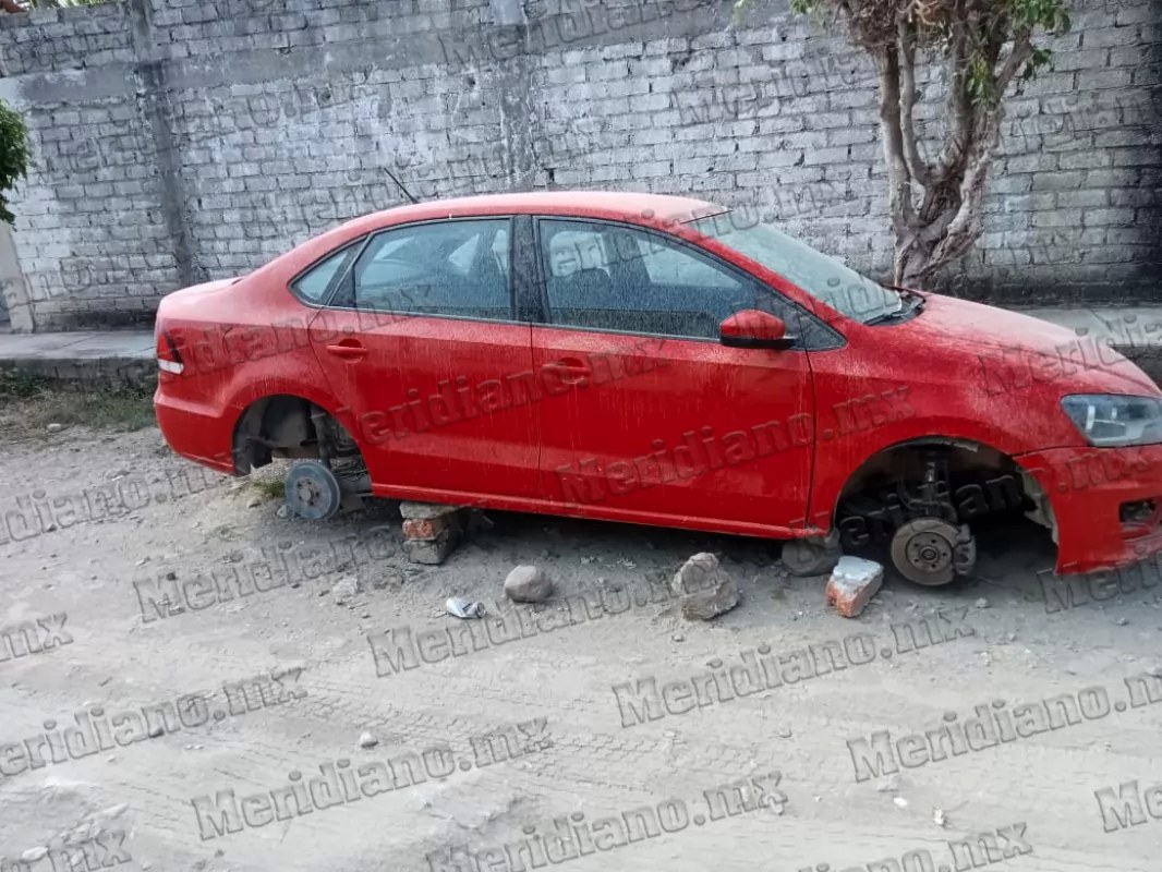 ¡hallan auto robado semi desmantelado!