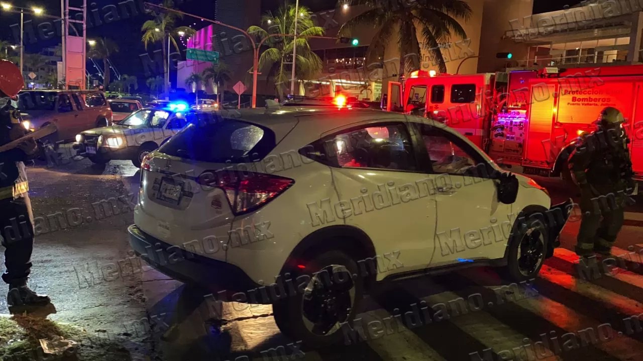 ¡choque y volcadura frente a plaza galerias!