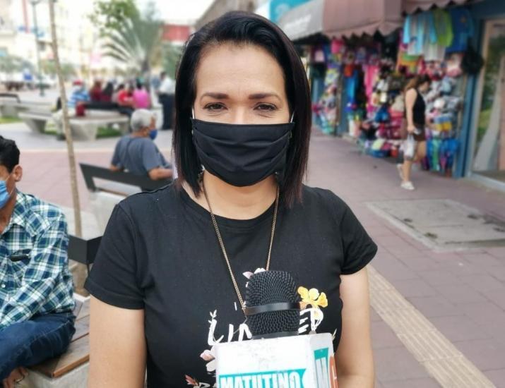 Tepic. Colaboran vecinos en \"bacheo\" de la demarcación 2