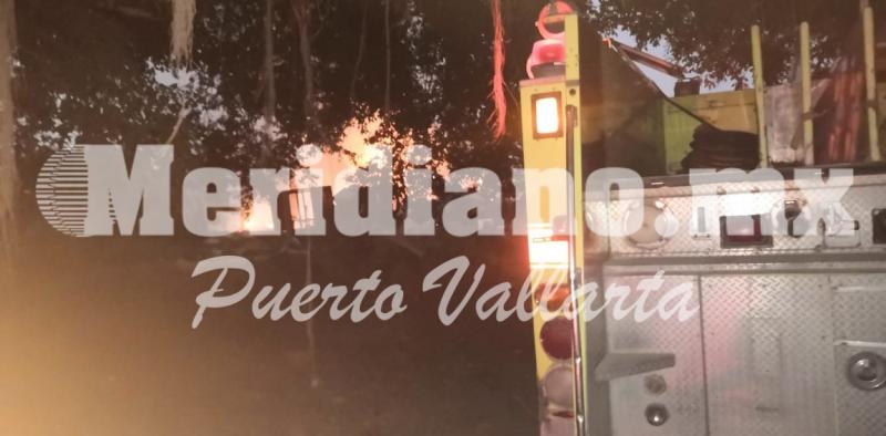 En nuevo ixtapa…  ¡quemaron  embarcación!