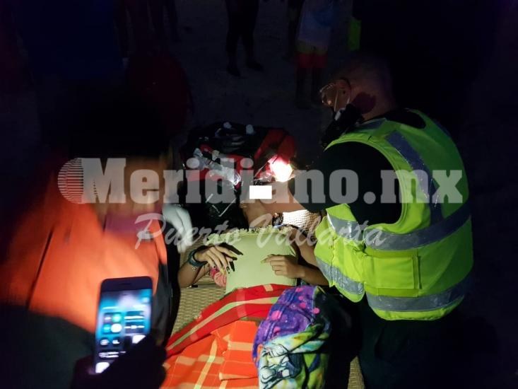 En la playa de boca de tomatlán…  ¡salvaron a niña de morir ahogada!