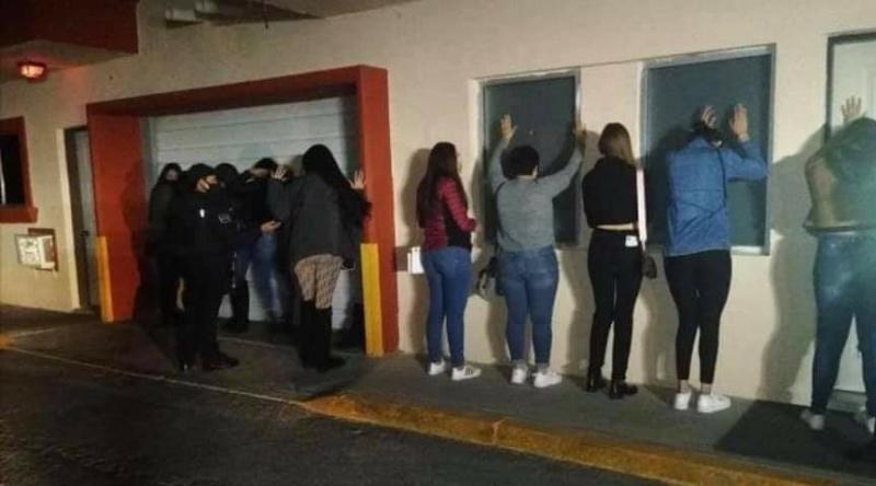 Por hacer fiesta en motel, resultan 35 detenidos en Ciudad Juárez