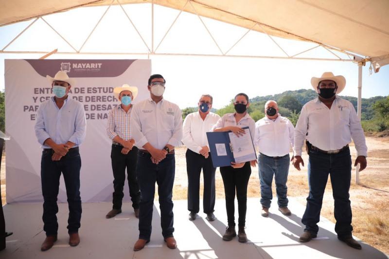 Entrega Gobernador obras para el desarrollo de Rosamorada y Ruiz