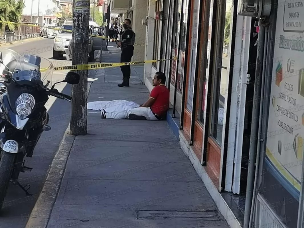 Murió en los brazos de su esposo