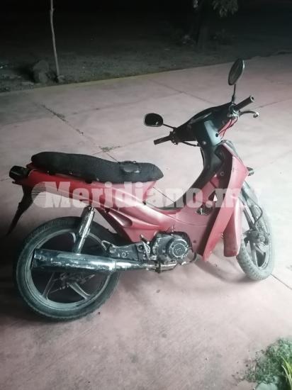 Elementos de la policia estatal… ¡detienen a sujeto con moto robada!