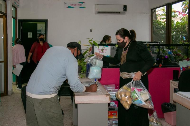 Ofrece DIF Atención de Calidad y con Calidez: Candelaria Tovar