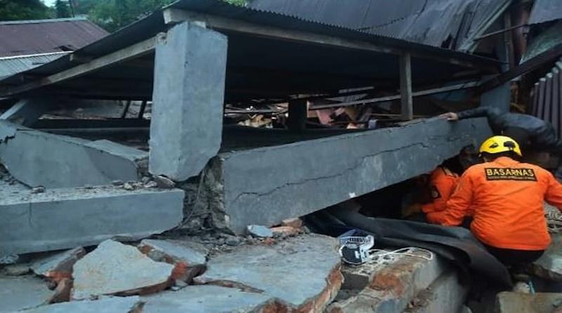 Deja 34 muertos sismo de 6.2 grados en Indonesia