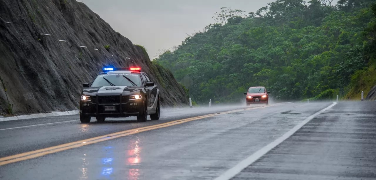 ¡Cuidado con las lluvias!: Emiten recomendaciones ante pavimento mojado