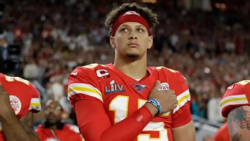 Mahomes, emocionado por jugar vs TB12 en el Super Bowl