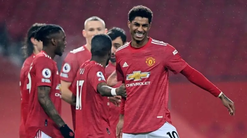 MAN. UNITED 9 - SOUTHAMPTON 0 - Paliza histórica para cazar al City