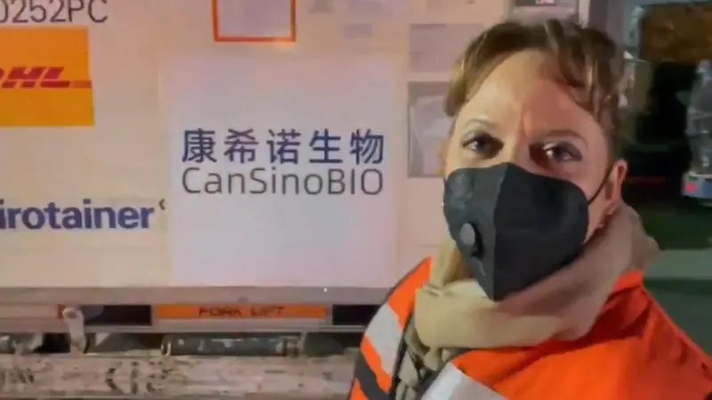 Recibe México dos millones de vacunas de Cansino