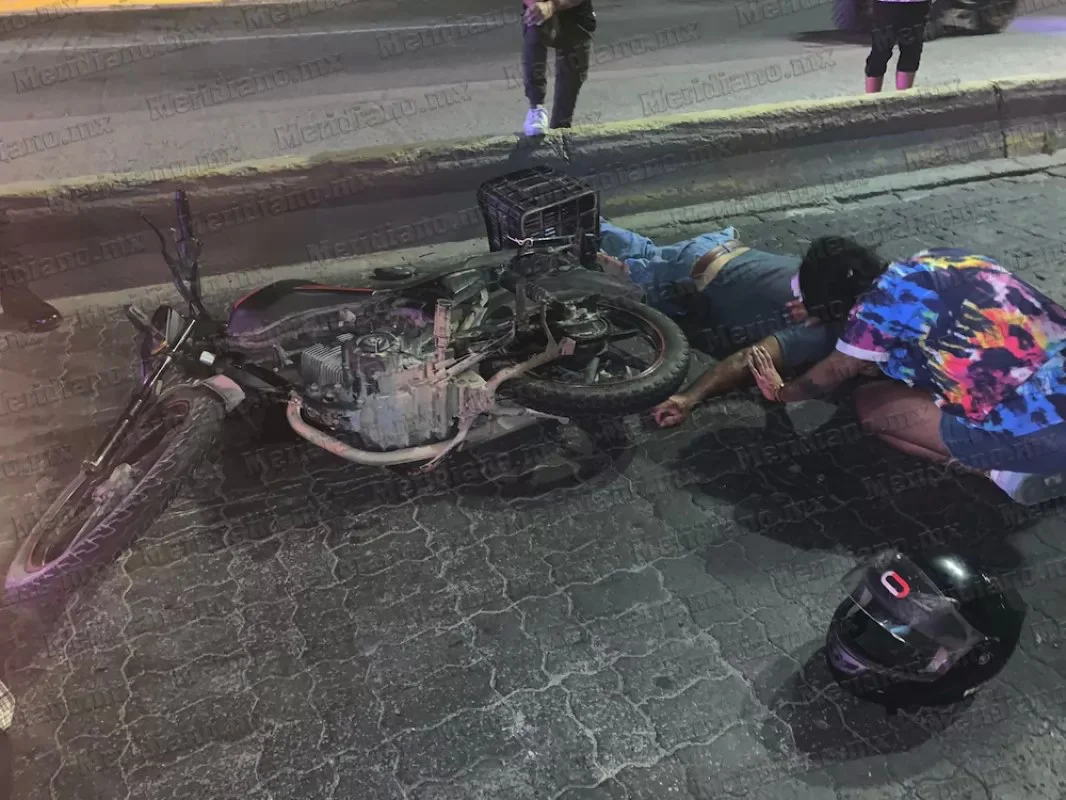 Ebrio motociclista está grave tras derrape frente a Plaza Caracol