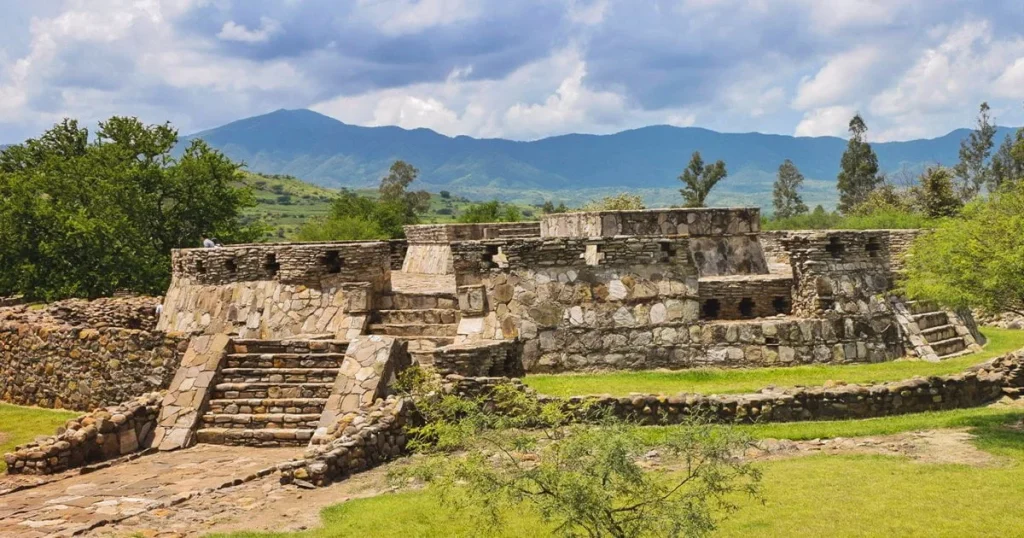 arqueología de nayarit los petrograbados milenarios y la pirámide circular