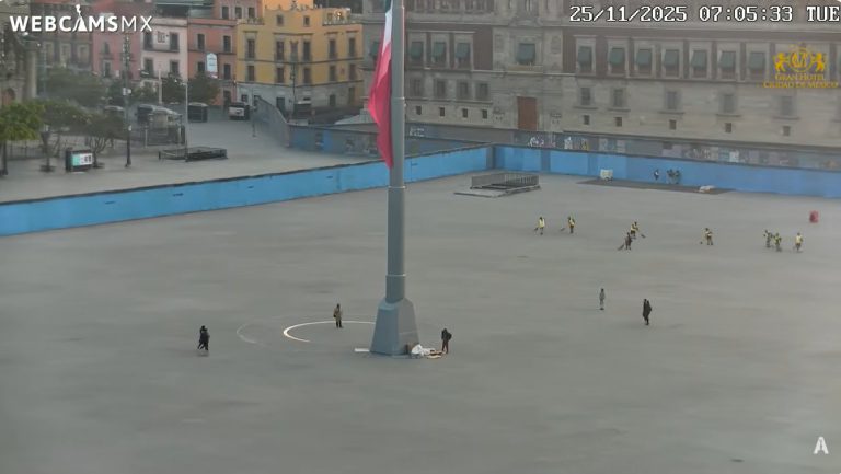 Zócalo "blindado" recibe marcha masiva del 25N en CDMX