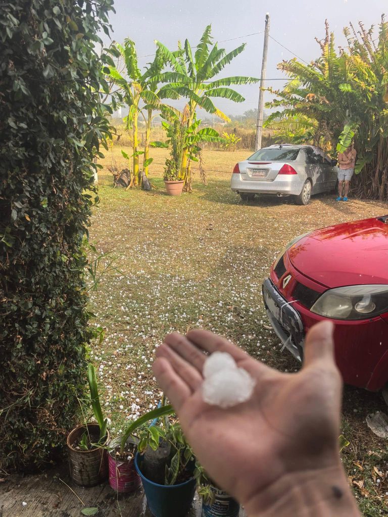 Precipitaciones atípicas con granizo impactan el sureste de Tepic